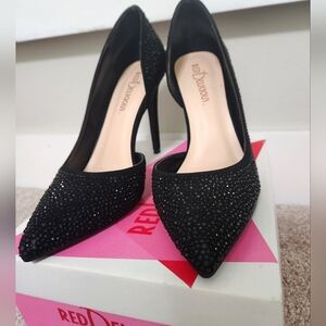 Delicious Black Heels with Sparkling Elegance